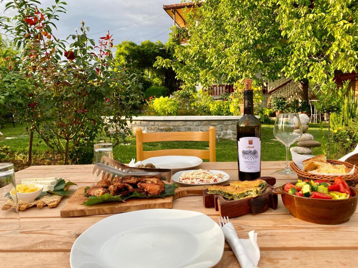 Отель Alpeta Agrotourism & Winery - Roshnik , Берат Экстерьер фото